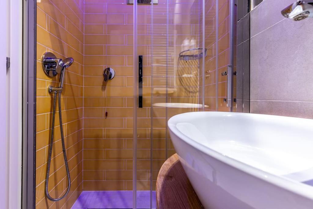 Dafne Room Un'Oasi Romana Per Coppie Экстерьер фото